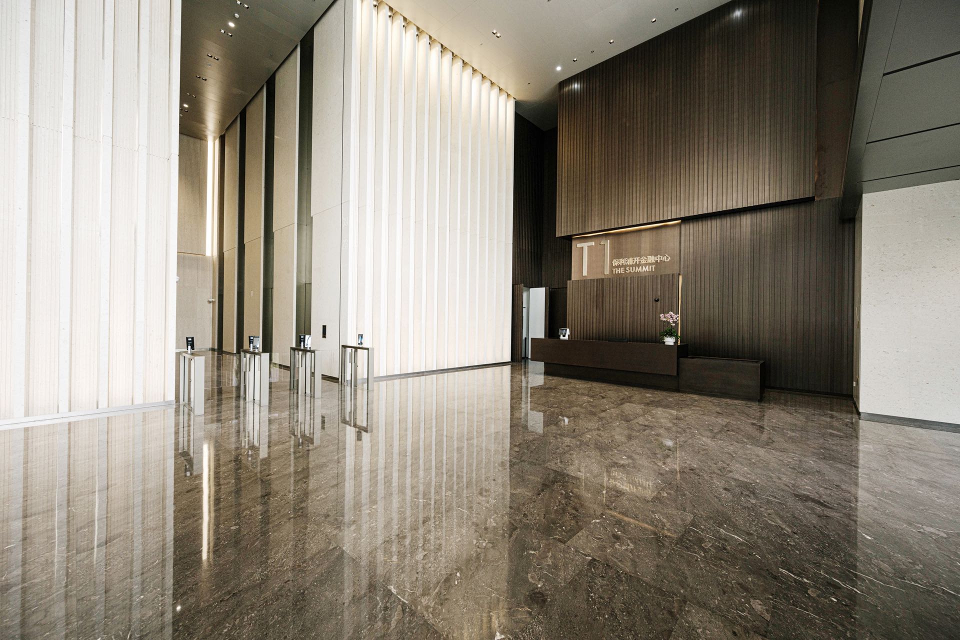 保利浦开金融中心大厅